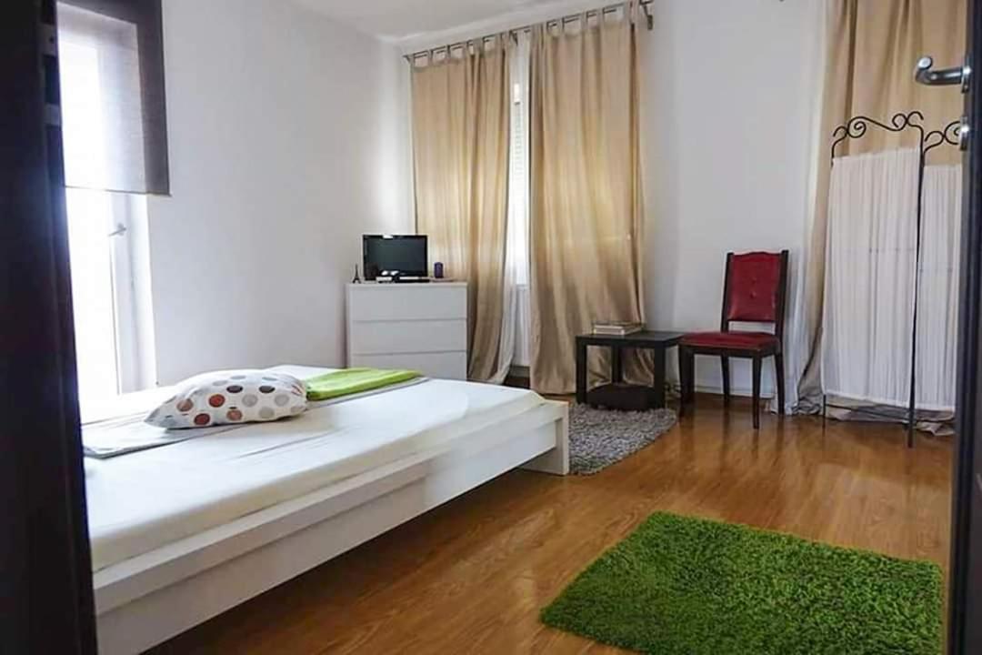 Casa File De Poveste Targu Jiu Ngoại thất bức ảnh