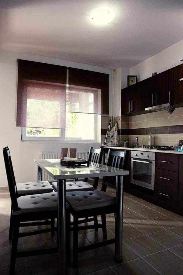 Casa File De Poveste Targu Jiu Ngoại thất bức ảnh