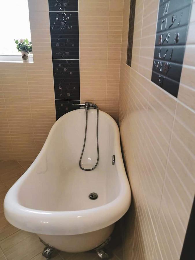 Casa File De Poveste Targu Jiu Ngoại thất bức ảnh